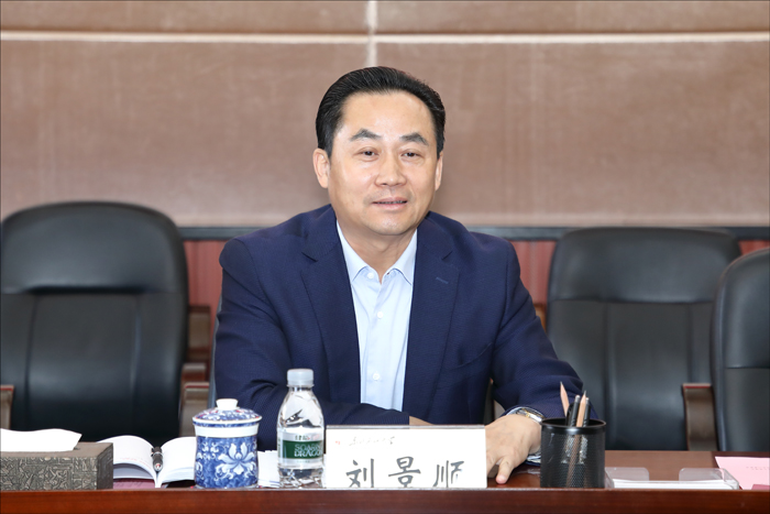 学校党委副书记刘景顺代表学校党委,对省委第四巡回指导组给予我校